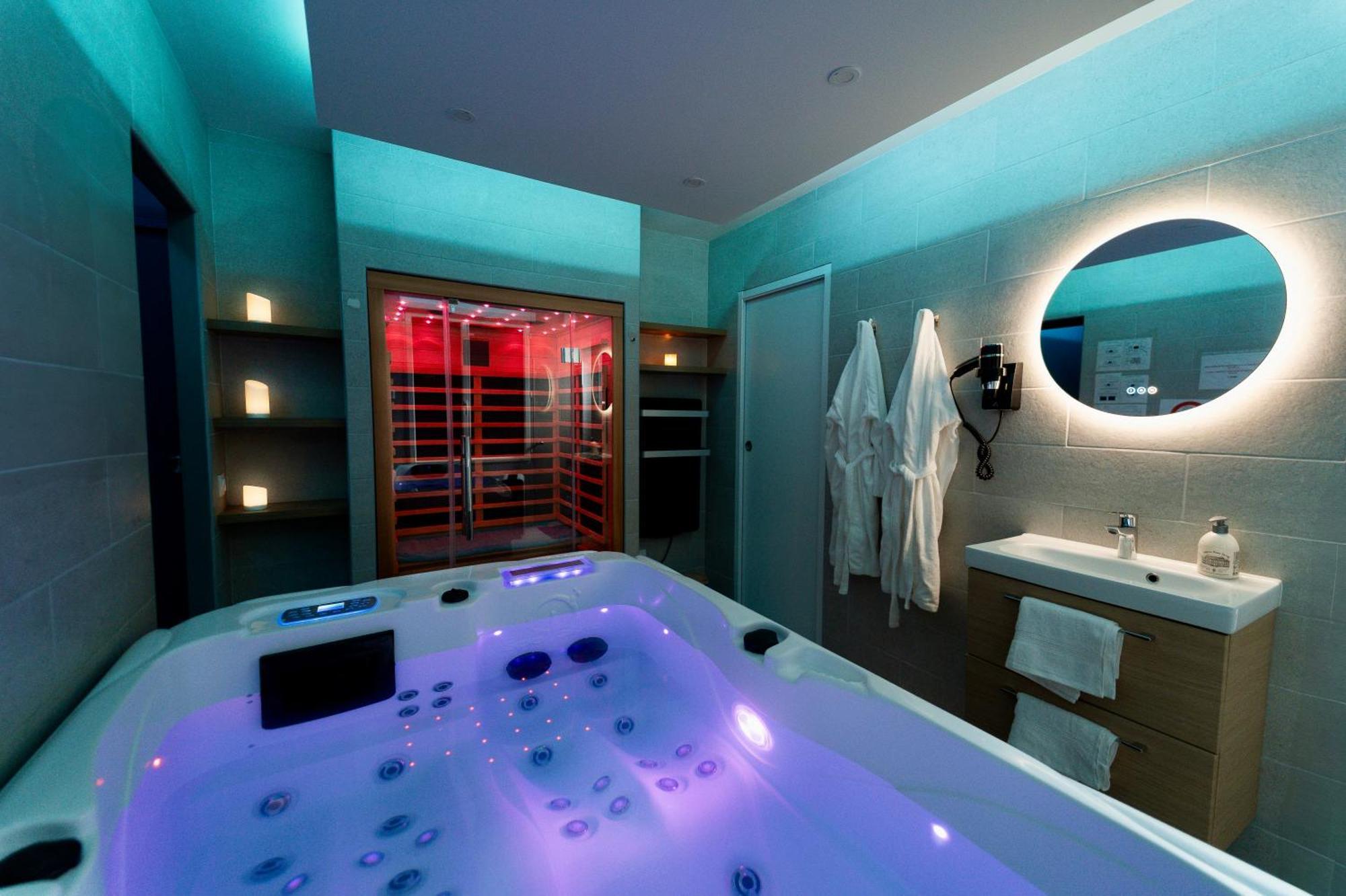 Escapade Relaxante - - Jacuzzi - Sauna - Prives * L'Isle-Adam