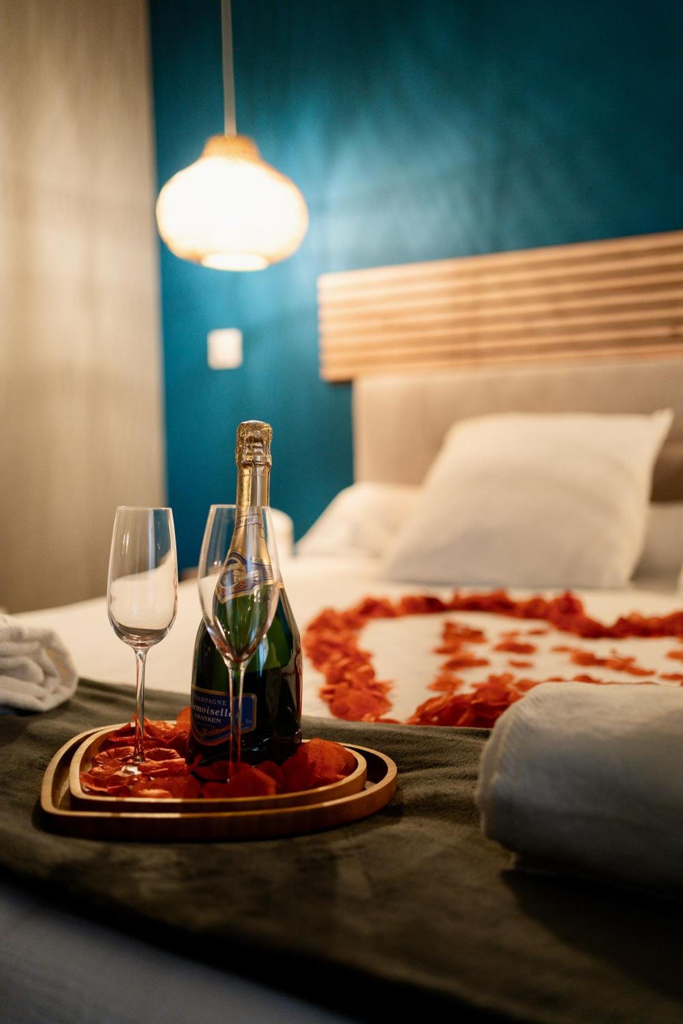 Apartment Escapade Relaxante - - Jacuzzi - Sauna - Prives L'Isle-Adam